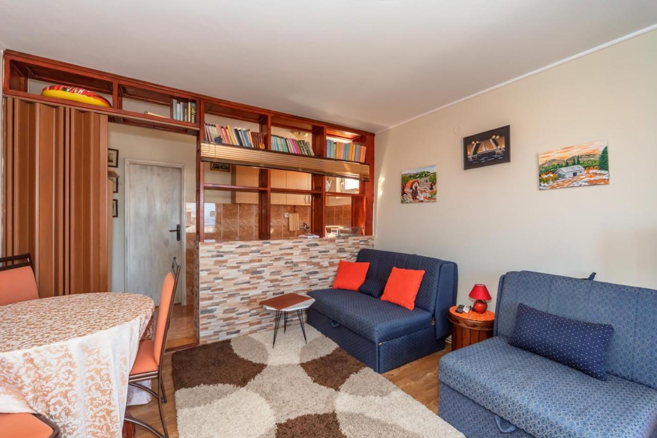 Apartments Pod Lozom With Seaview Petrovac Bilik gambar
