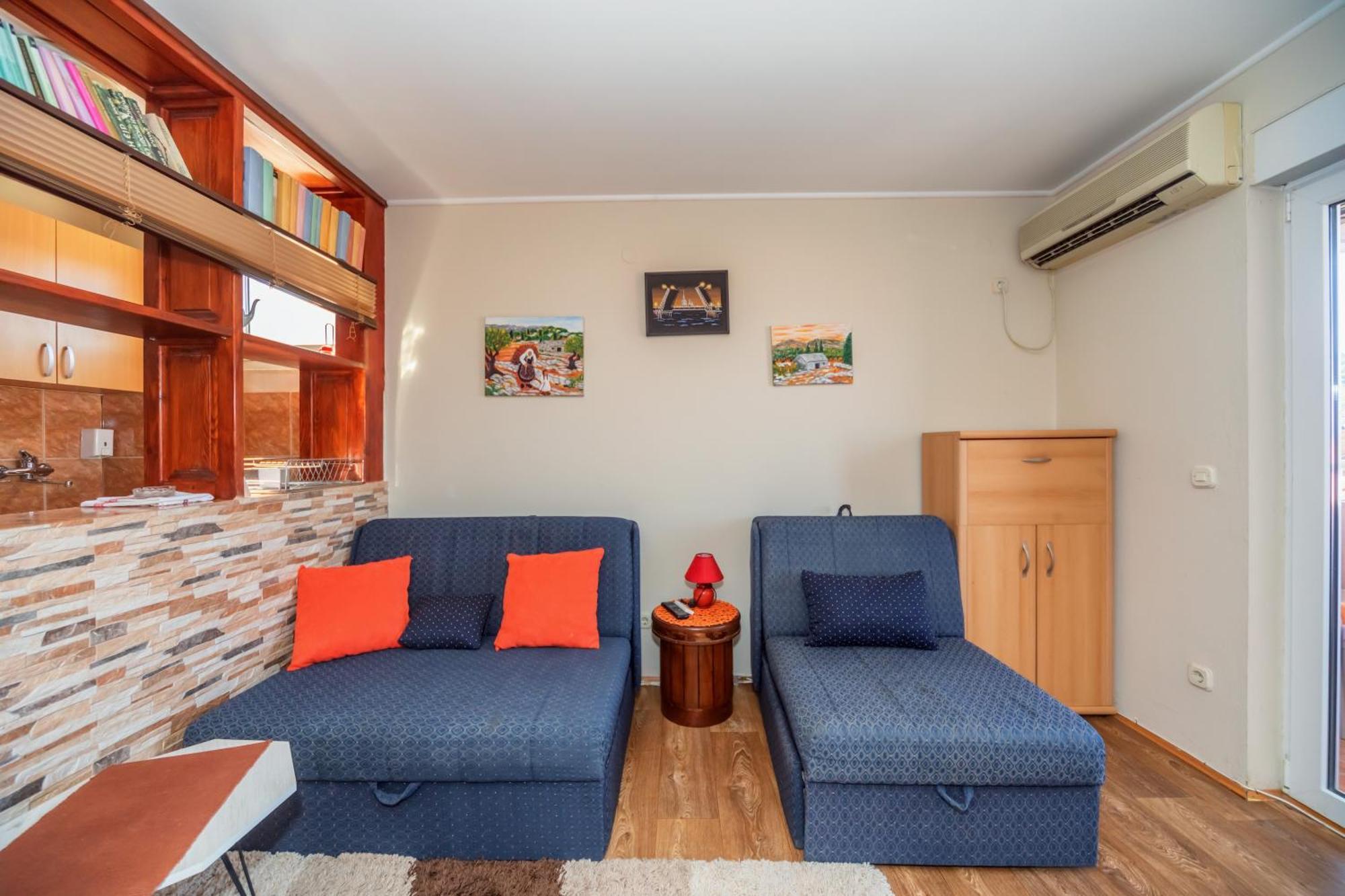 Apartments Pod Lozom With Seaview Petrovac Bilik gambar